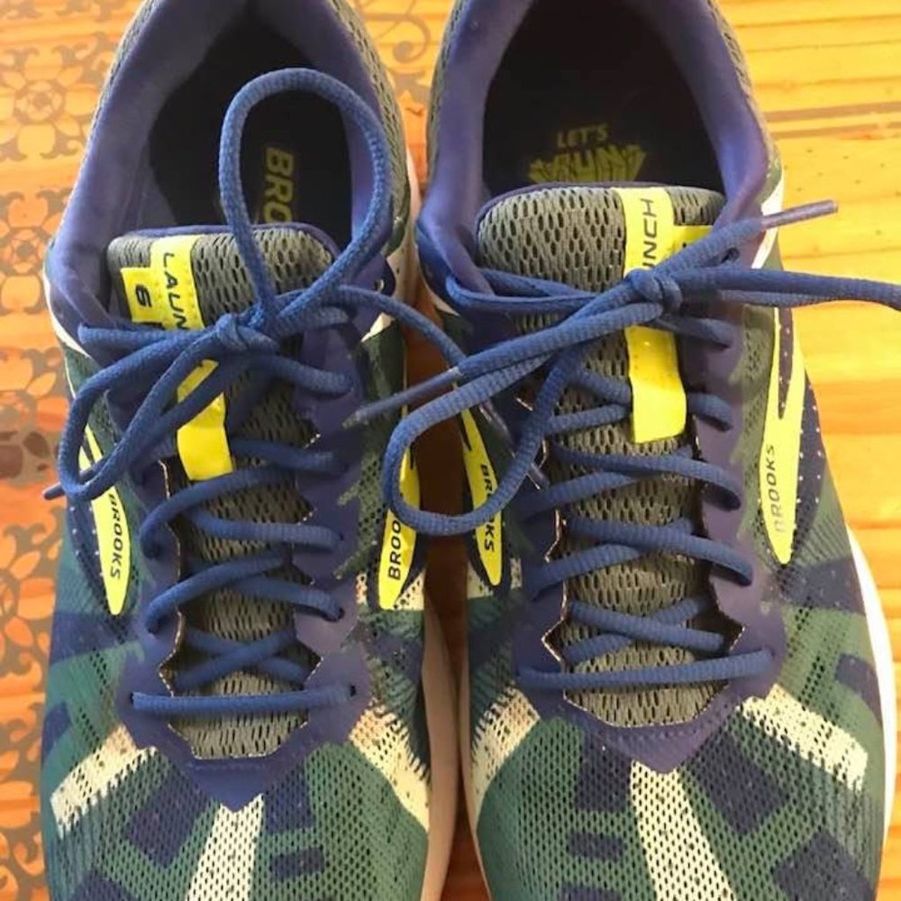 Brooks running tennis shoes 10.5